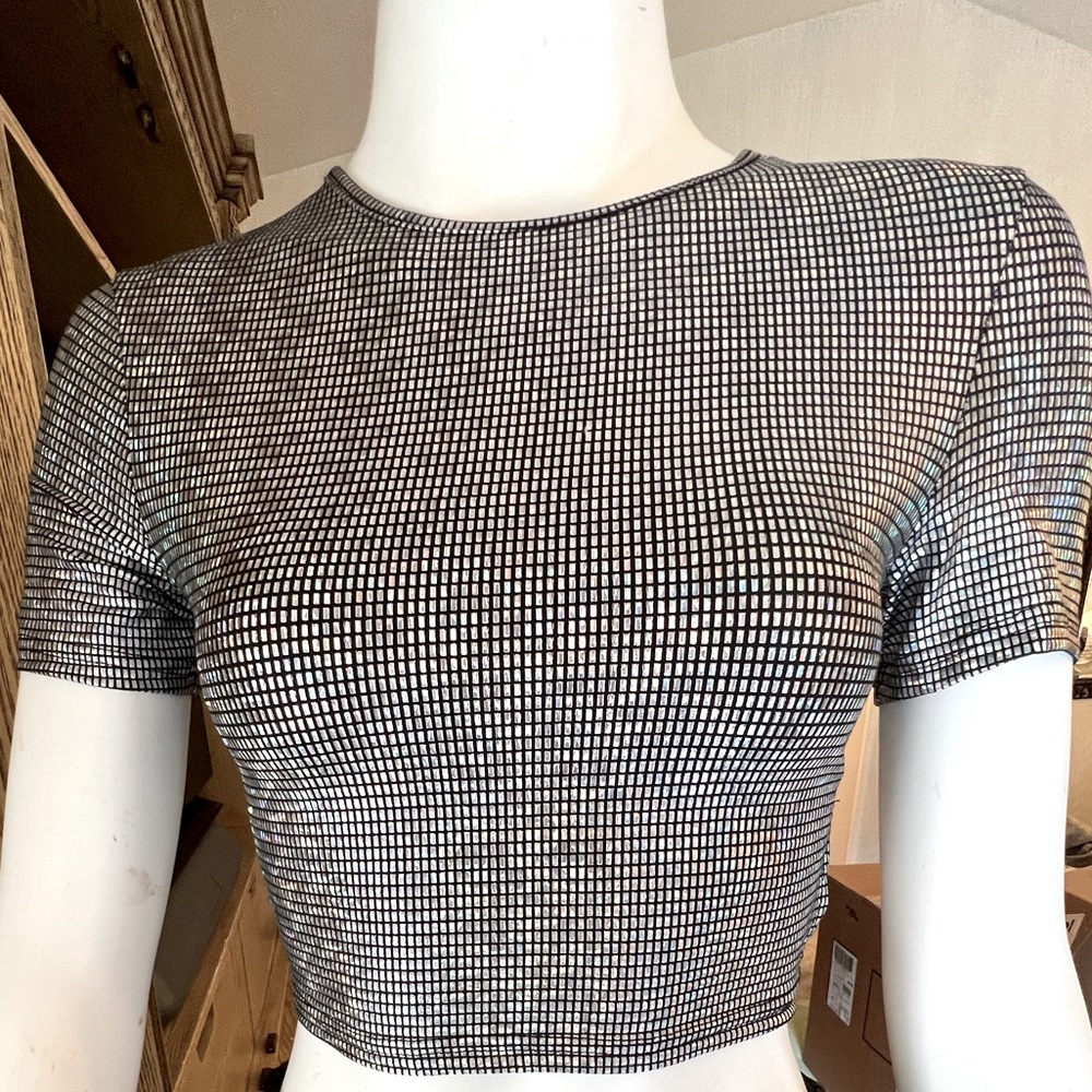 Women’s Brand New silver shiny short sleeve crop with sexy back,sz xs